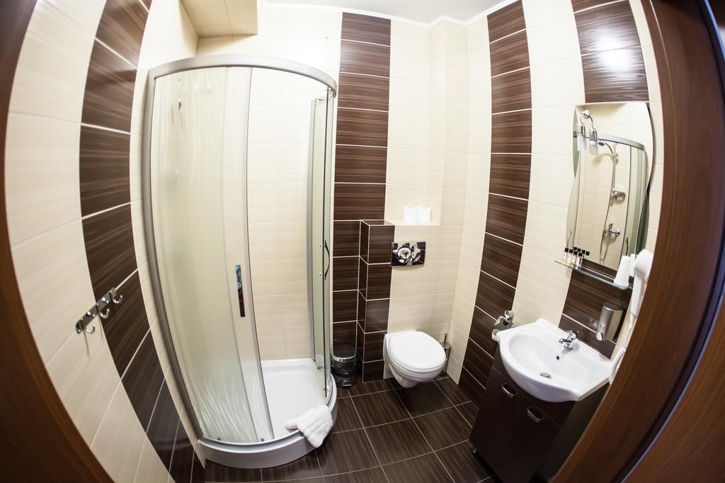 Hotel Stara Gorzelnia Licheń Quarto foto