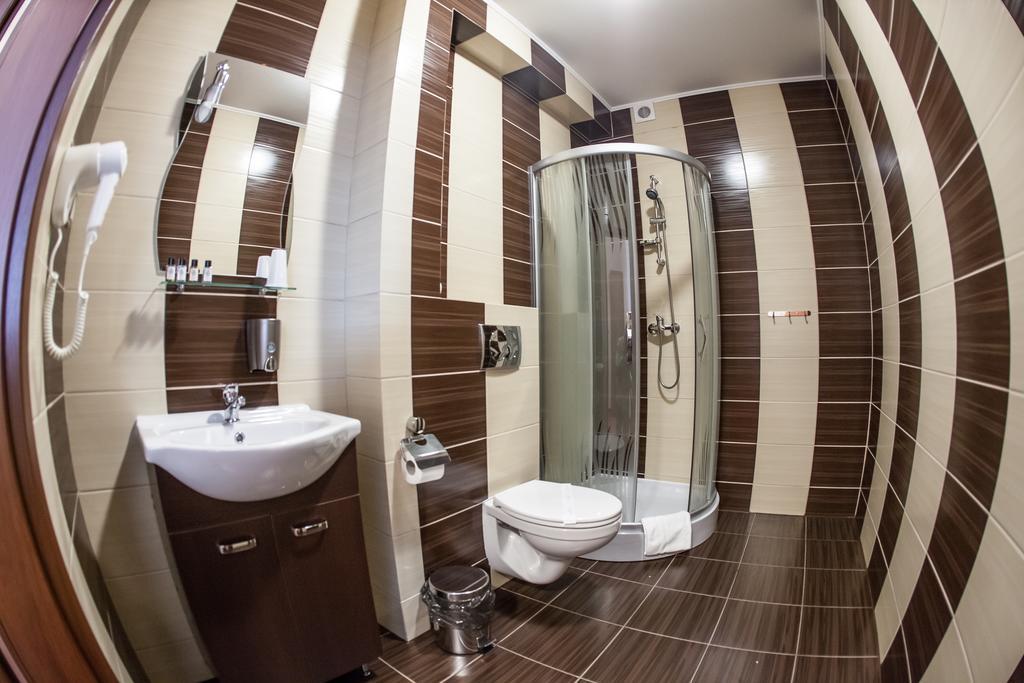 Hotel Stara Gorzelnia Licheń Quarto foto
