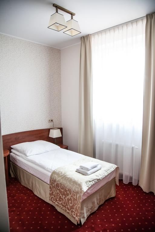 Hotel Stara Gorzelnia Licheń Quarto foto