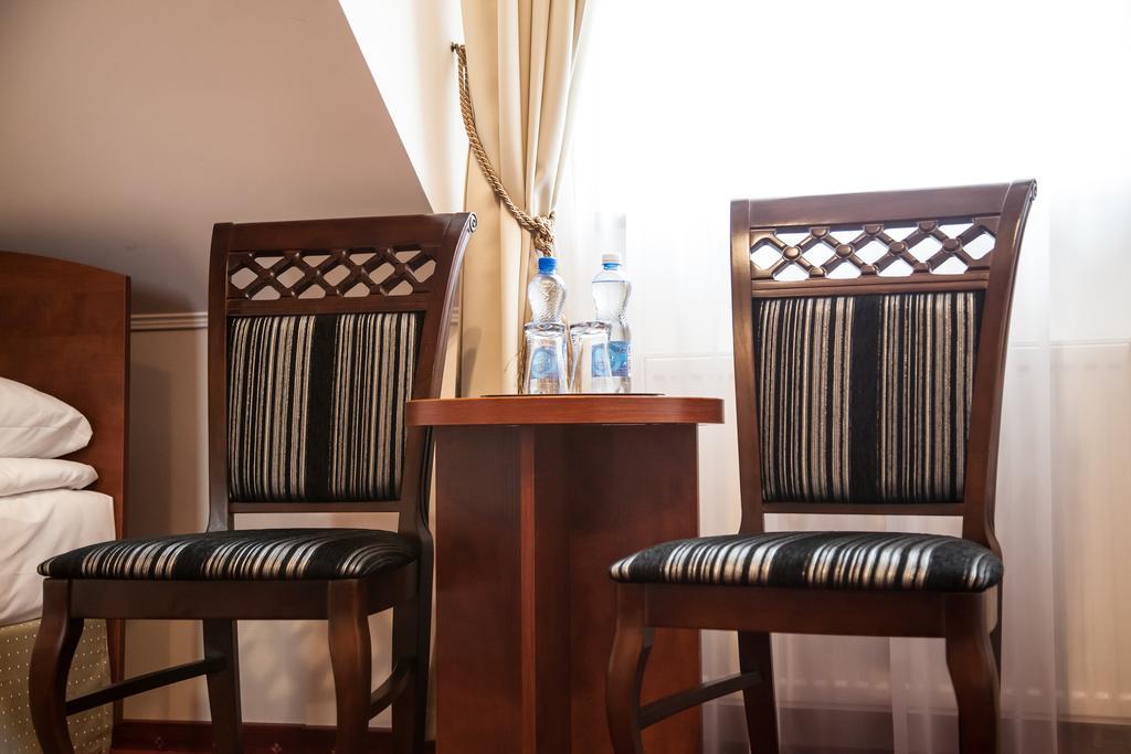Hotel Stara Gorzelnia Licheń Quarto foto