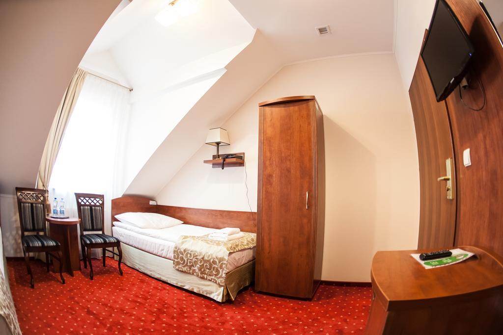 Hotel Stara Gorzelnia Licheń Quarto foto