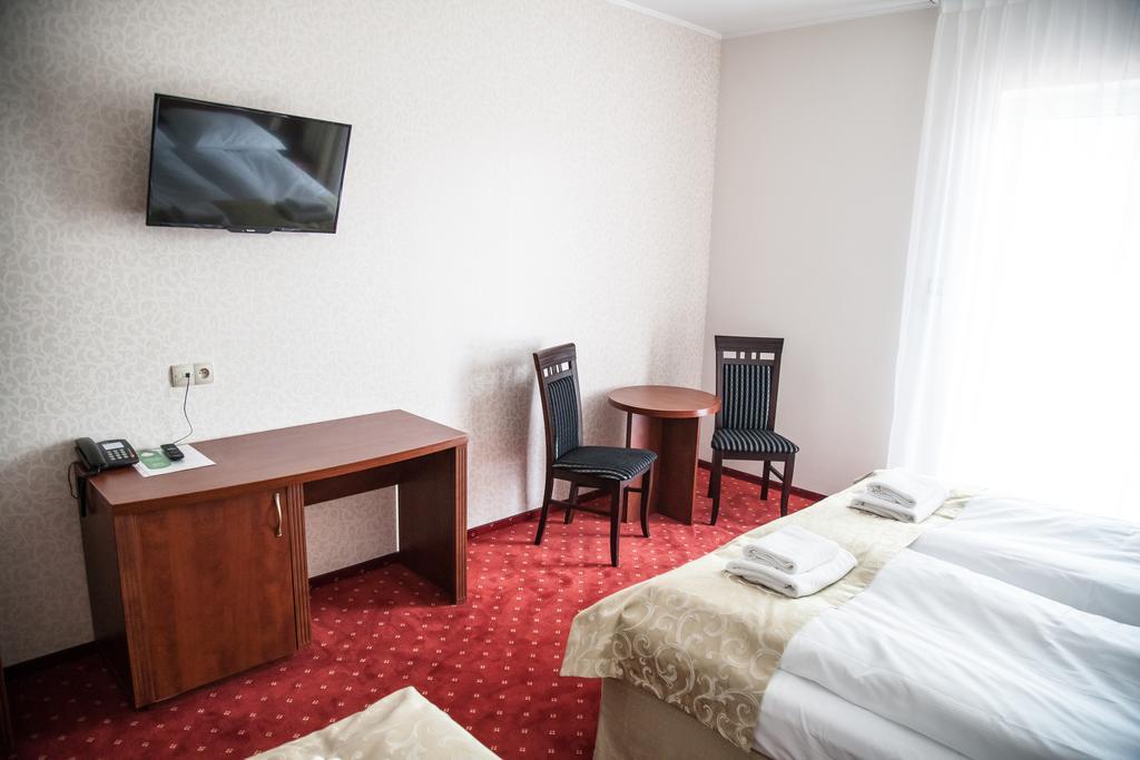 Hotel Stara Gorzelnia Licheń Quarto foto